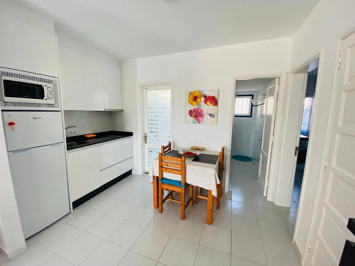 Appartamento Aguazul - A Pie De Piscina Y Vistas Al Mar Puerto del Carmen  Spagna